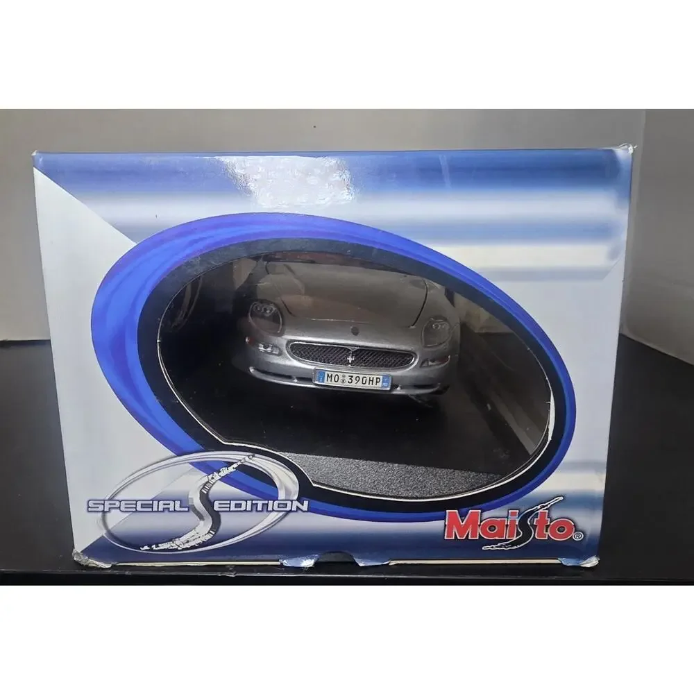 Silver Maserati Spyder 1:18 Scale Die-cast Model Car by Maisto Special Edition